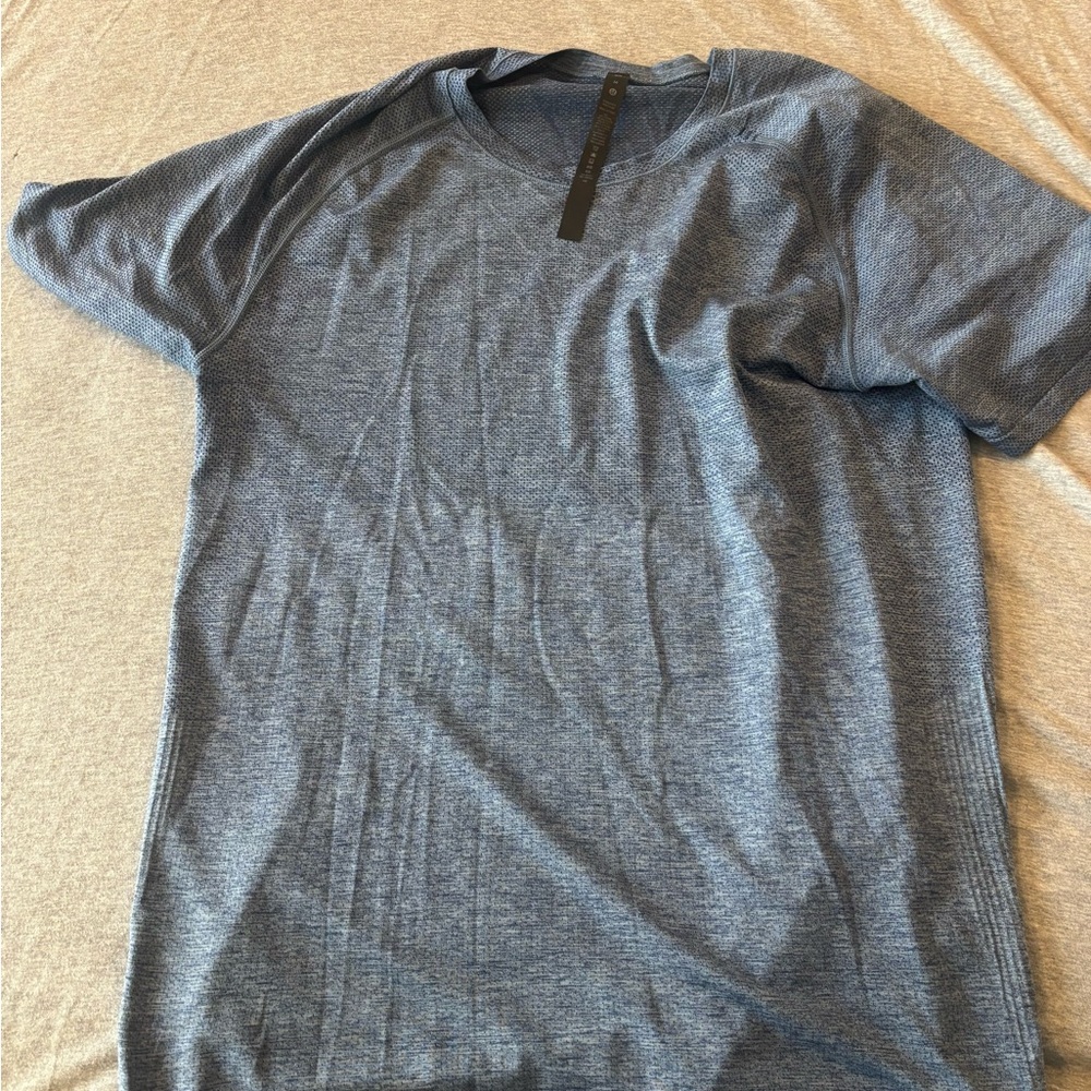 lululemon athletica Heathered Blue Short Sleeve Tee